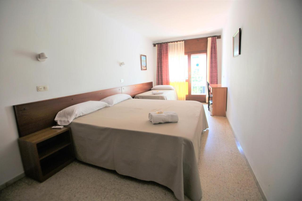 Pension Hostel Costa Brava Лестартит Екстериор снимка